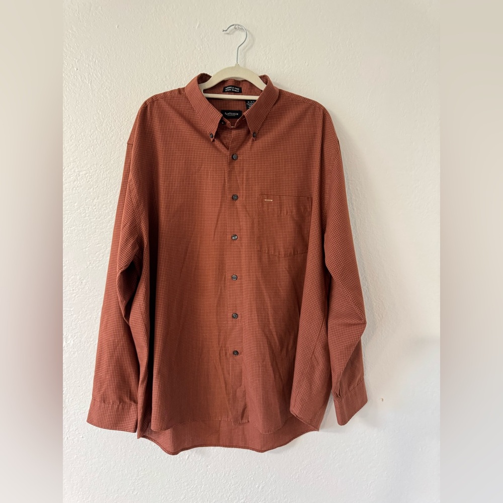 Van Heusen Long Sleeve Button Down, Size Large